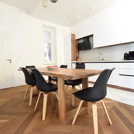 Luxury By Hi5 - Szervita Appartement *