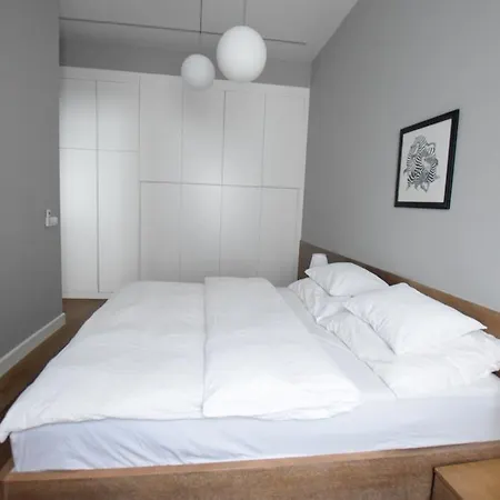 Luxury By Hi5 - Szervita Lägenhet Budapest