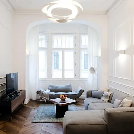 Luxury By Hi5 - Szervita Lägenhet Budapest