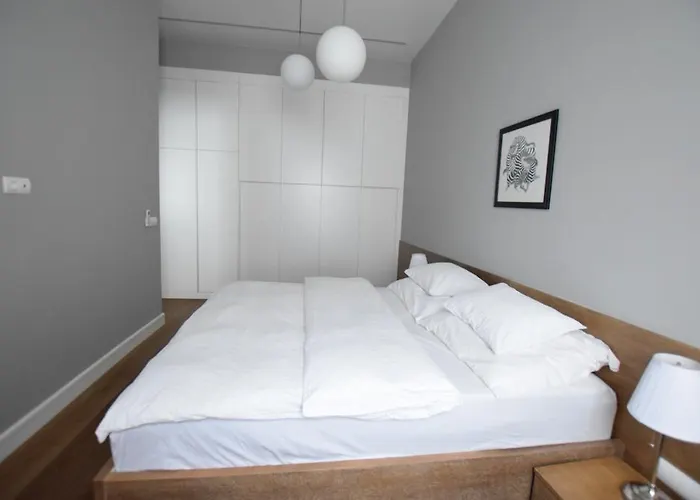 Luxury By Hi5 - Szervita Appartement Boedapest