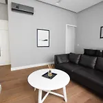 Luxury By Hi5 - Szervita Apartman