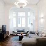Luxury By Hi5 - Szervita Apartman Budapest