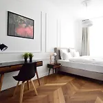 Apartman Luxury By Hi5 - Szervita Budapest