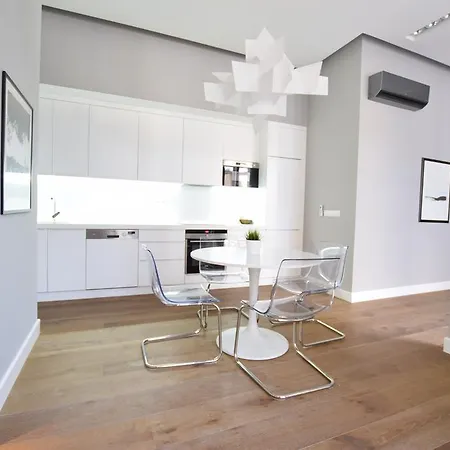 Lägenhet Luxury By Hi5 - Szervita Budapest