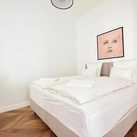 Lägenhet Luxury By Hi5 - Szervita Budapest