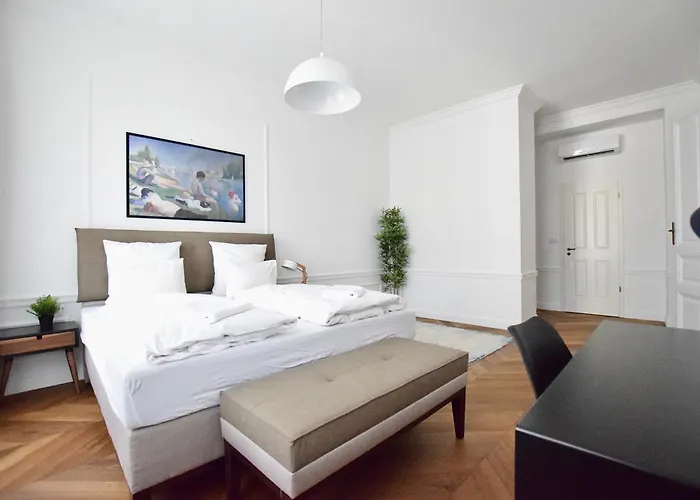 Luxury By Hi5 - Szervita Apartament *